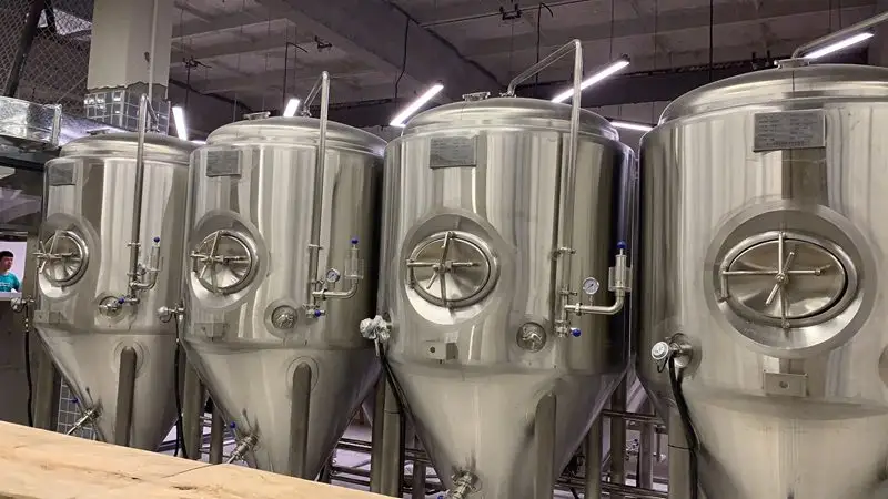 加工定做精酿啤酒设备的厂家 3吨全套啤酒设备