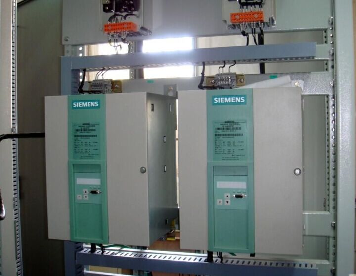 SIEMENS	6RA7018-6DS22-0Z	调速器